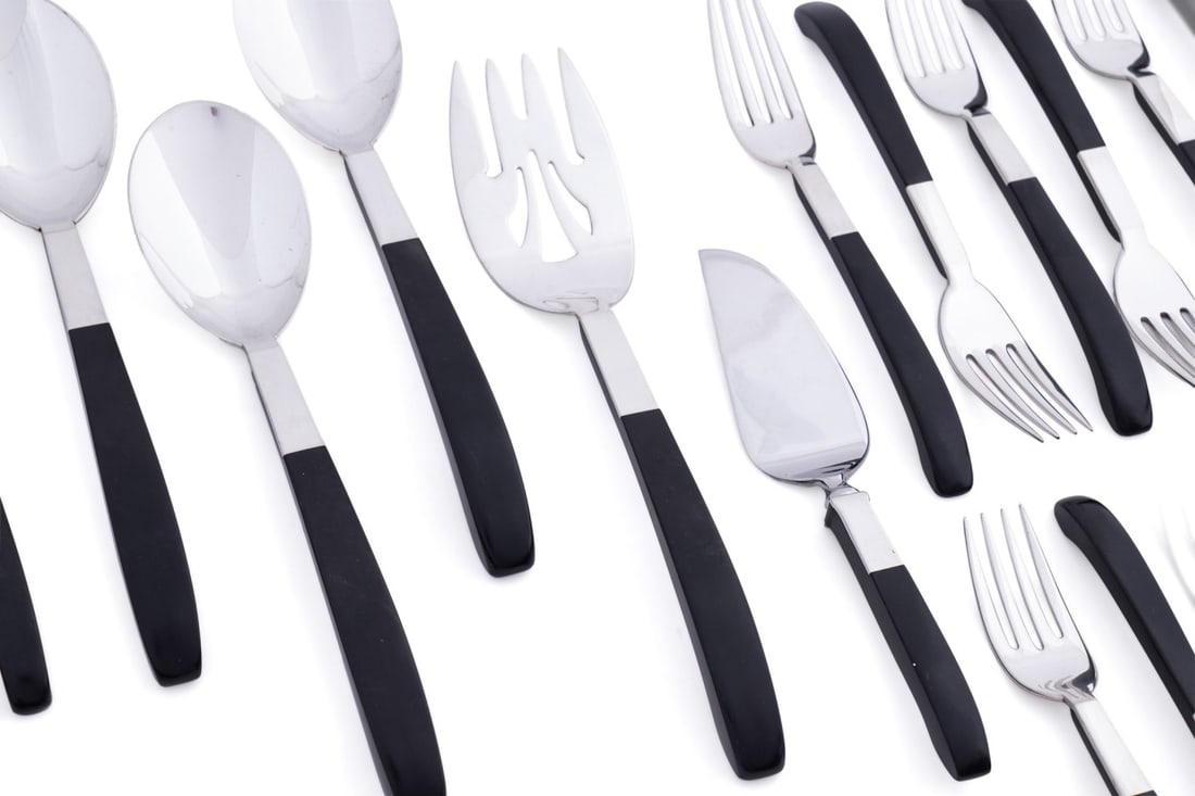 LUNT, 'CONTRAST' SILVER FLATWARE FOR 8 - 5