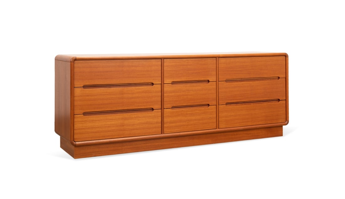 DANISH MID CENTURY STYLE 9-DRAWER TEAK DRESSER (1 of 6)