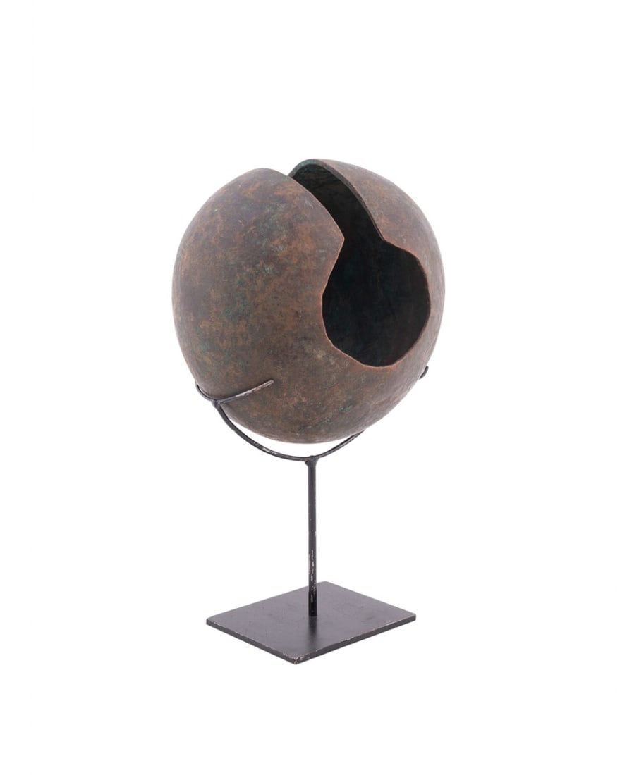 AFRICAN, MBOLE PEOPLE ANKLET CURRENCY ON STAND (1 of 6)