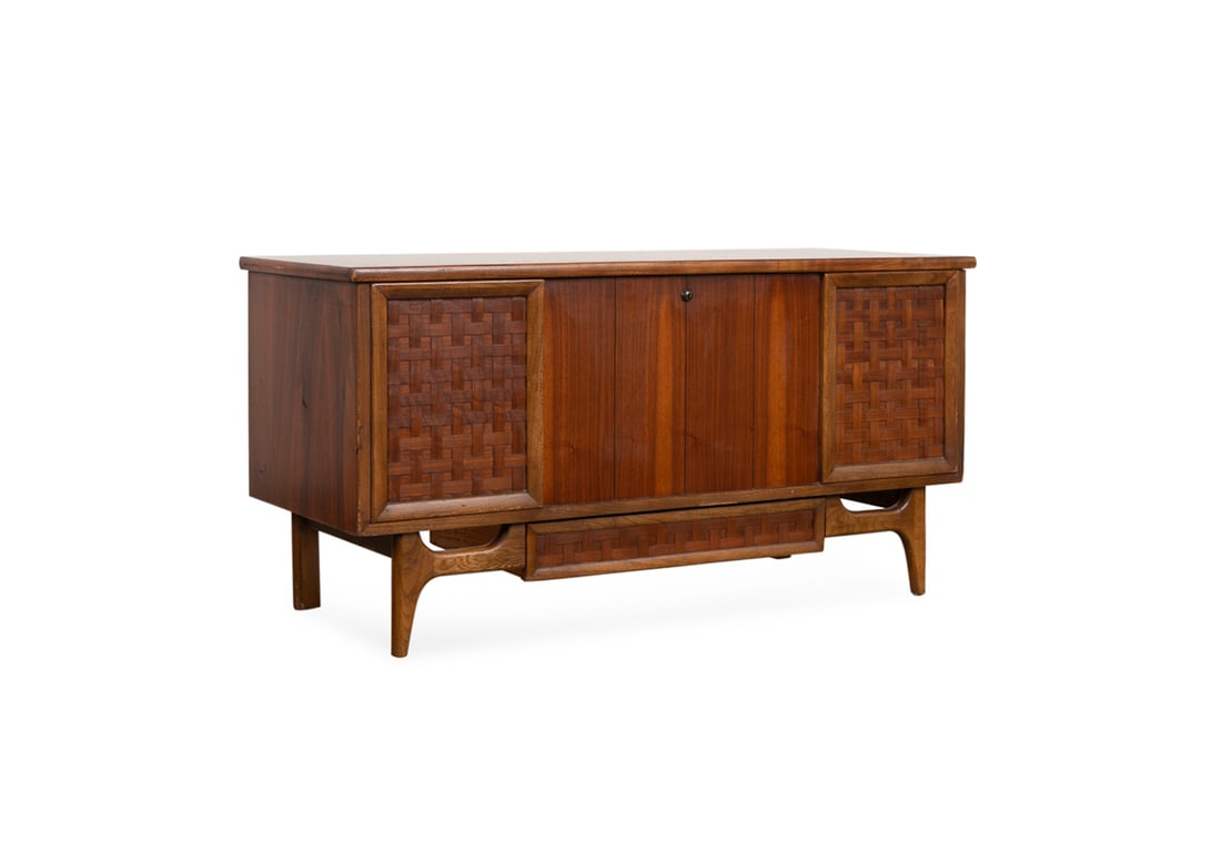 Lane "Perception" Sweetheart Cedar Chest C. 1958 (1 of 15)