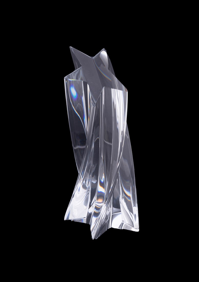 Steuben, "Shining Star", Colorless Crystal: "Shining Star" Steuben (American, founded 1903), contemporary. Colorless crystal elongated star, acid etched mark "Steuben" to underside. 7 1/2 x 3 1/4 x 3 1/4 in. (19.1 x 8.3 x 8.3 cm.) Provenance: