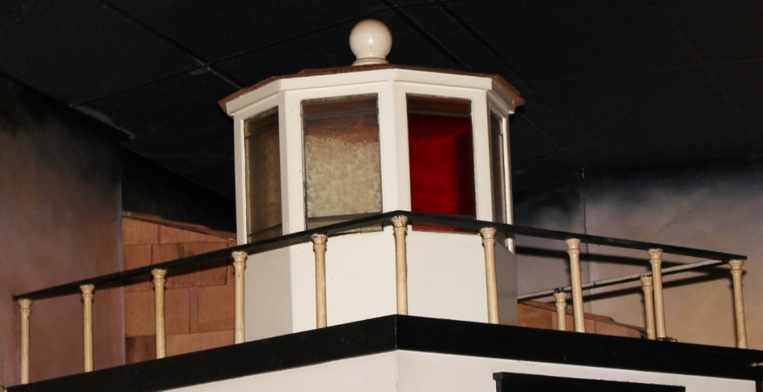 Light Beacon at the Top of "The Lighthouse": This light has guided diners through Dante's Down the Hatch for three decades. It is free standing for easy removal and transport.