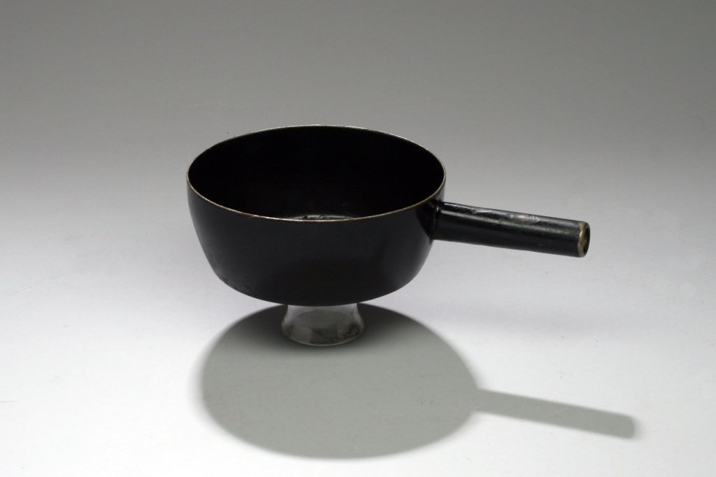 "Dante's" Black Fondue Pot: Black enamel cheese fondue pot.