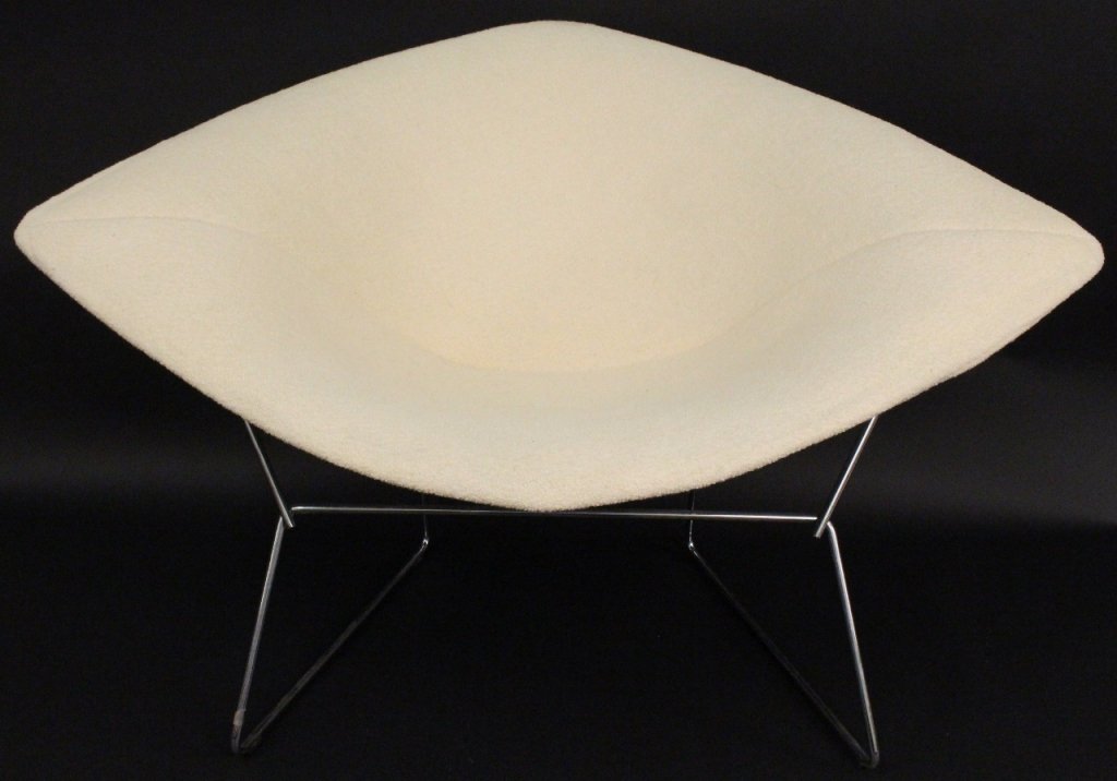 Harry Bertoia for Knoll Diamond Chair: Harry Bertoia (Italian/American 1915-1978) for Knoll International "Diamond" mid century modern wire lounge chair with original cream colored fabric upholstery. Accompanied with Knoll label. Height 27