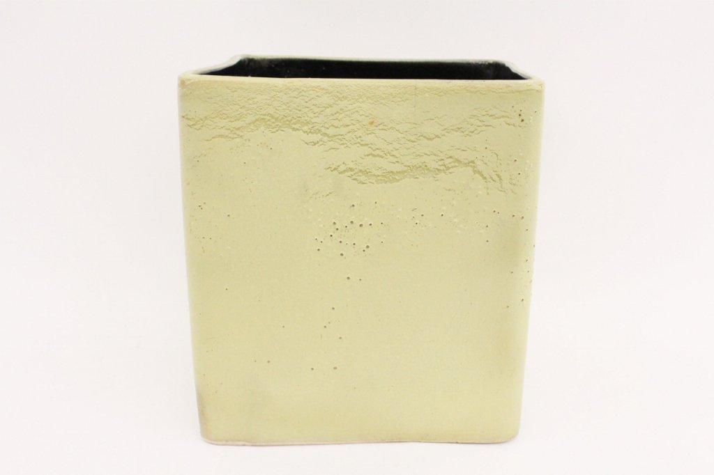 Rare Mid Century Modern Russel Wright Planter: Russel Wright (American 1904–1976), rare large rectangular planter glazed in jonquil yellow. Planter with slightly wavy body and coarse texture under glaze, interior in black glaze. Mid century mode