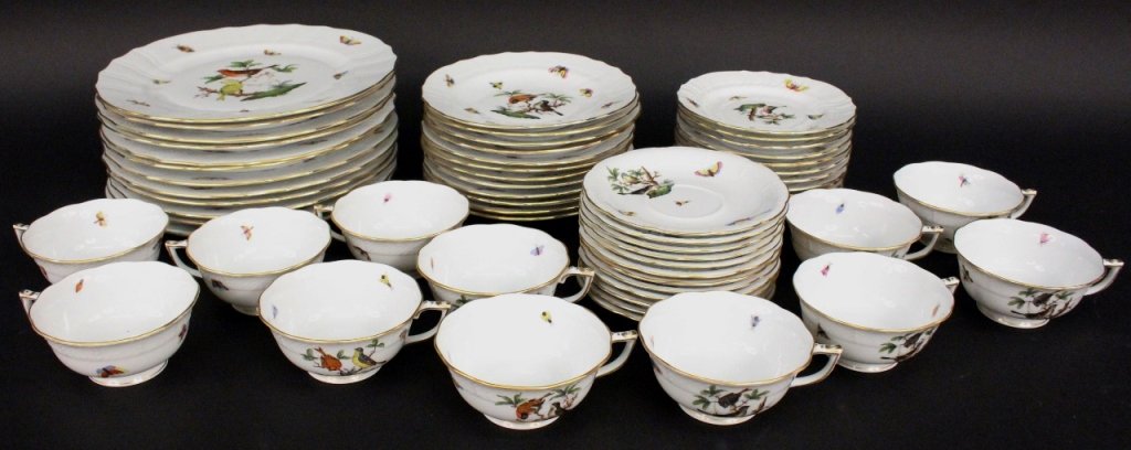 Herend Rothschild Bird Dinner Service 60 pieces: 20th century Herend porcelain 5 piece service for 12 in the Rothschild Bird (RO) pattern comprised of the following pieces: 12 dinner plates, 12 salad plates, 12 bread and butter plates, 12 cups and 1