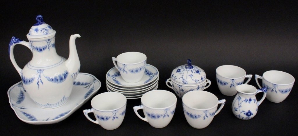 Bing & Grøndahl 16 Piece Porcelain Tea Set: Bing & Grøndahl (Danish, 20th century), sixteen piece blue and white porcelain tea set comprising of a lidded handled teapot, a lidded and double handled sugar dish (not complete match to set), a tri