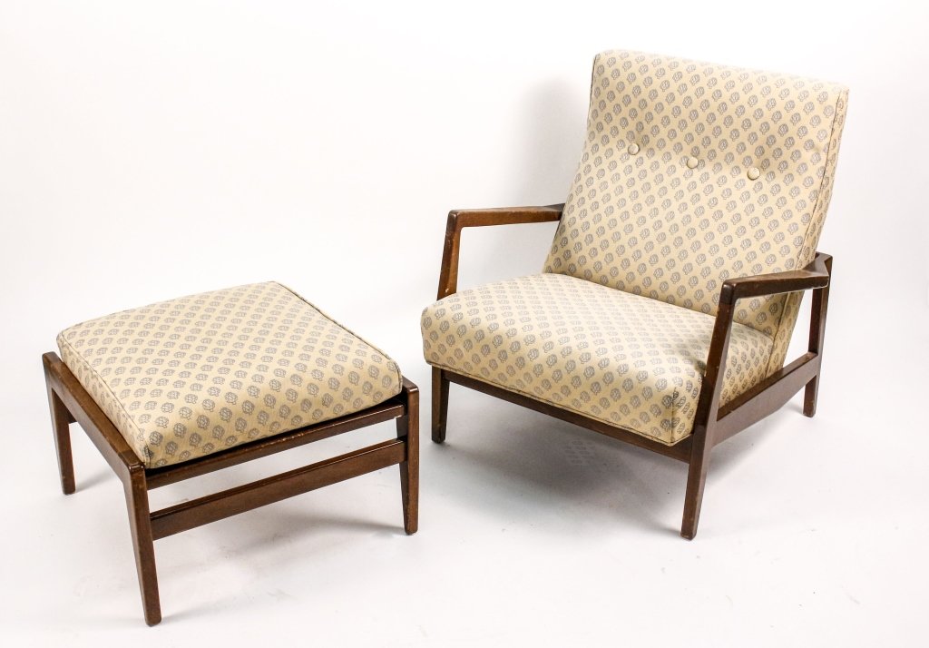 Jens Risom Cream Colored Lounge Chair w/ Ottoman: Jens Risom (Danish/American, b. 1916-), mid century modern walnut framed lounge chair or armchair with matching ottoman. Chair with three fabric covered buttons on streamlined rectangular back. Armcha