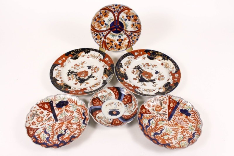6 Imari Patterned Plates, English & Japanese: Collection of six various and unmatched Imari patterned round plates comprising of a pair of matching English Mason's Ironstone China plates, marked on bottom; a pair of matching Japanese plates with 