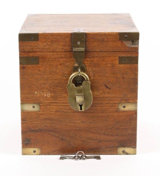 Primitive Oak Cellarette w/Brass Strapwork: 19th century. Primitive oak wood cellarette with hinged lid that opens to interior divided into four sections for storing bottles. Exterior iwith brass strap work and brass lock for securing items in 