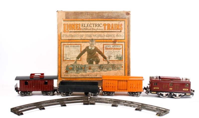 Lionel #351 Toy Train Set in Original Box: American (New York, New York), first half of 20th century. Lionel electric toy train set, #351 in original box with 12 pieces of standard track, a dark brick red No. 8 "Lionel Super-Motor"; a red #117