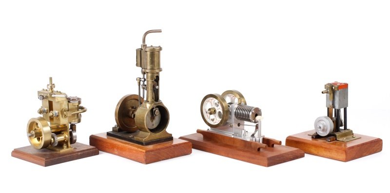 Group of 4 Steam Engines Models On Wood Bases (1 of 10)