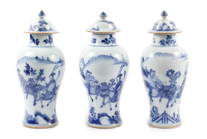 Set of 3 Chinese Blue & White Covered Vases, 18th (1 of 10)