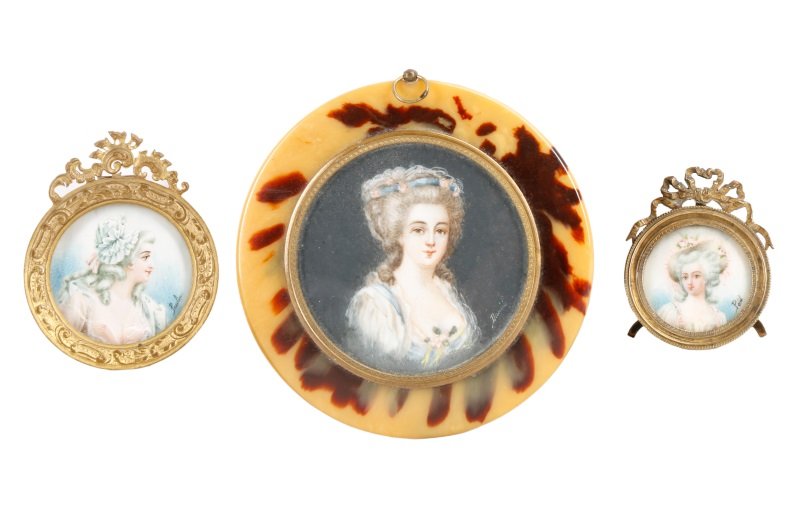 3 Miniature Portraits of Marie Antoinette, Signed: Continental School, late 19th/ early 20th century. A collection of three round diminutive portraits on bone depicting Marie Antoinette, an 18th century Queen of France, comprising a larger painting ho