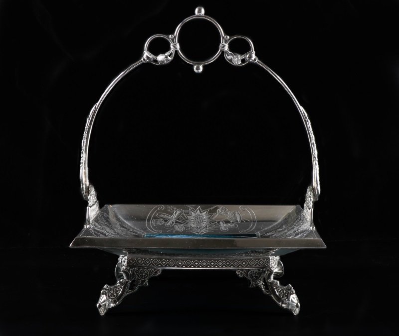 Middletown Cake Server w/Mary Gregory Insert (1 of 10)