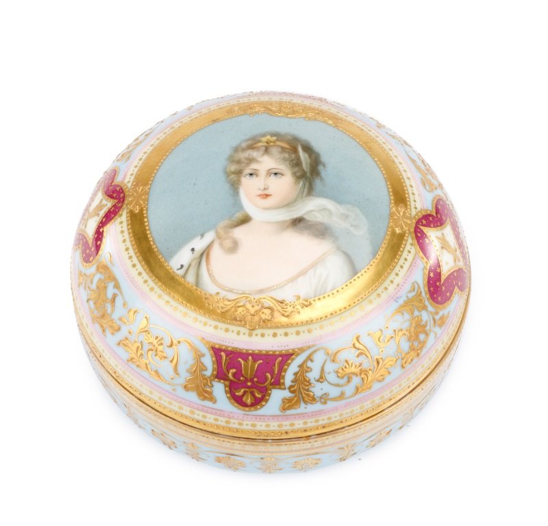 Royal Vienna Style Porcelain Portrait Dresser Box (1 of 10)