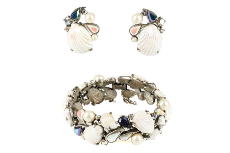 1940s Schiaparelli Earring & Necklace Set, Shells (1 of 5)