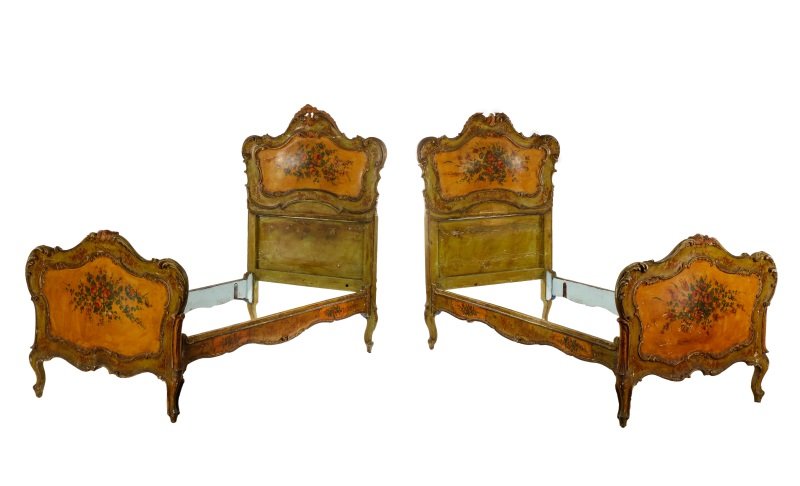 Pair of Venetian Polychrome Decorated Twin Beds (1 of 10)
