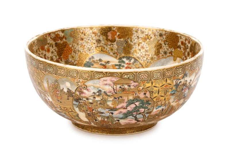 Elaborately Decorated Japanese Satsuma Bowl (1 of 10)