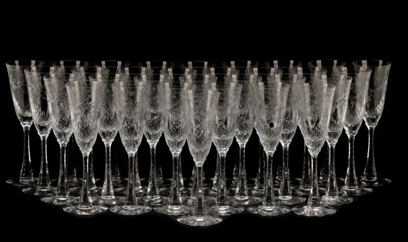 Set 31 Tiffin "Chalfonte" Crystal Champagne Flutes (1 of 8)