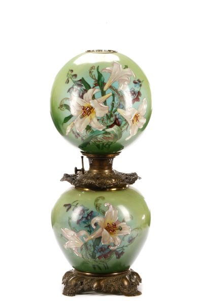 Bradley and Hubbard GWTW Banquet Art Glass Lamp (1 of 10)