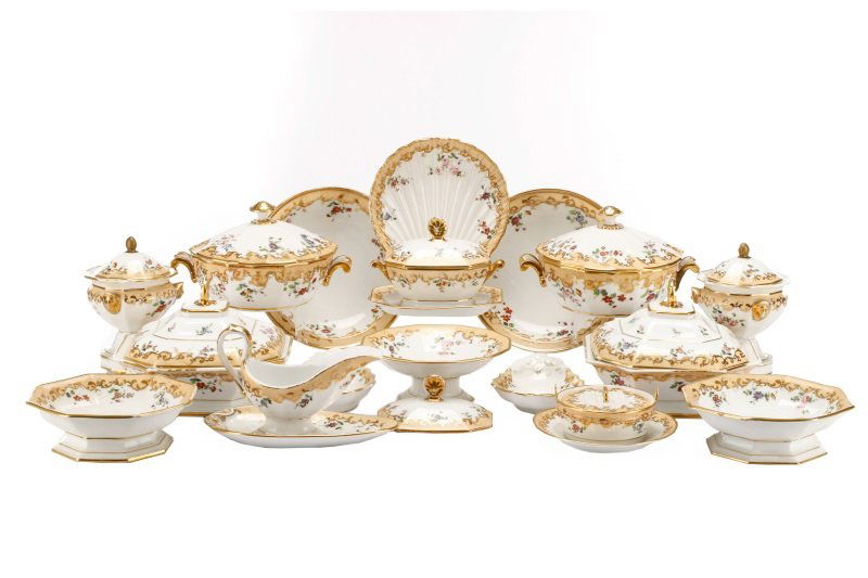 17 Old Paris Porcelain Serving Dishes, 19 C (1 of 9)