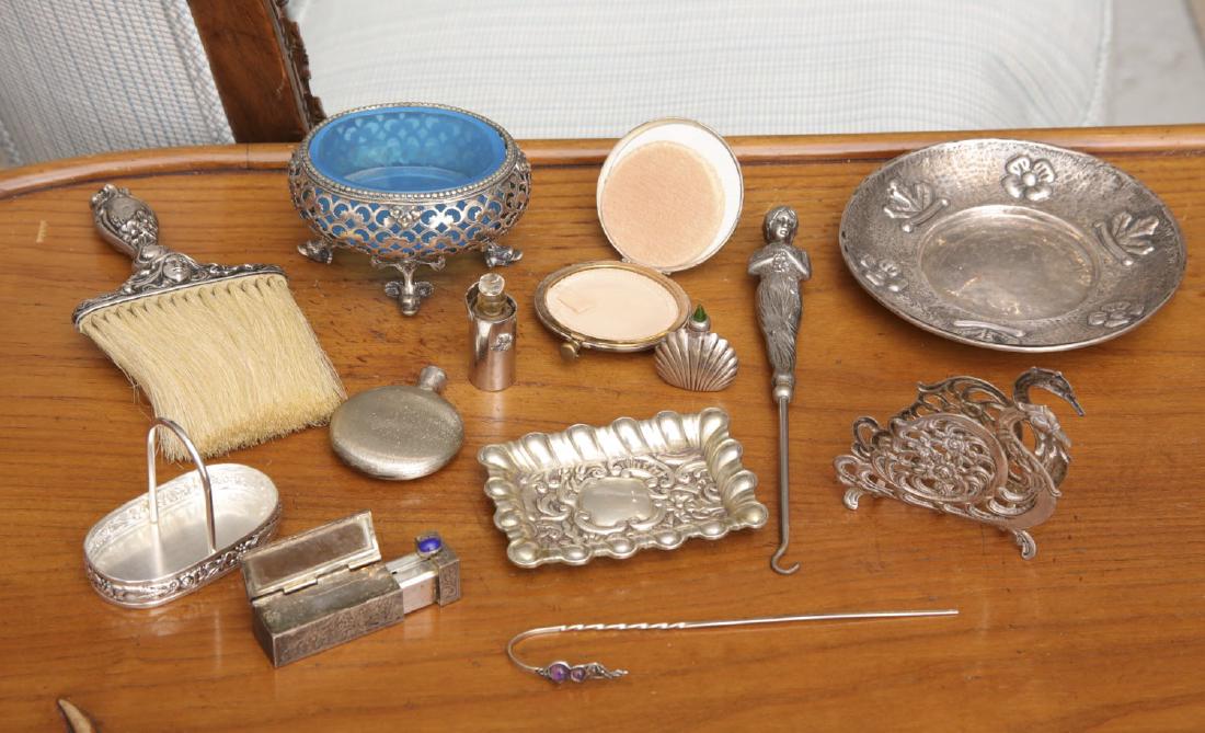 Group silver / silvertone vanity and table items (1 of 6)
