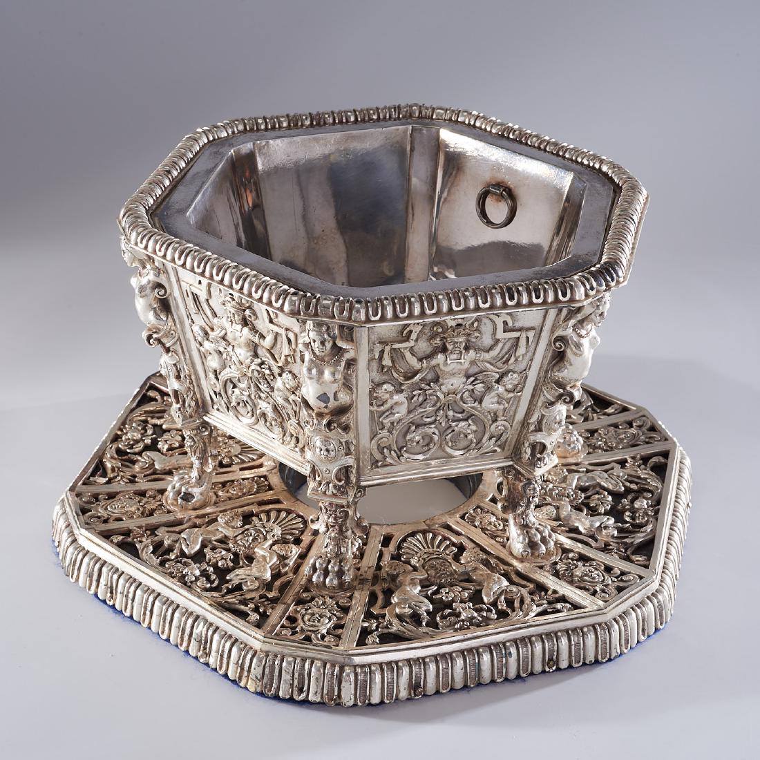 Nice Renaissance style silver plated centerpiece (1 of 8)