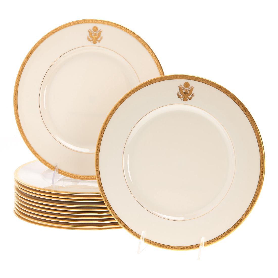 Set (12) Lenox Presidential style dinner plates (1 of 6)