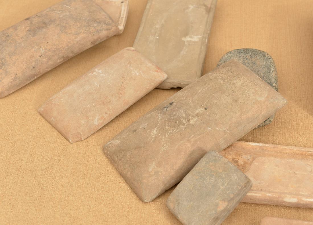 Collection (10) ancient stone tablets / metates (1 of 8)