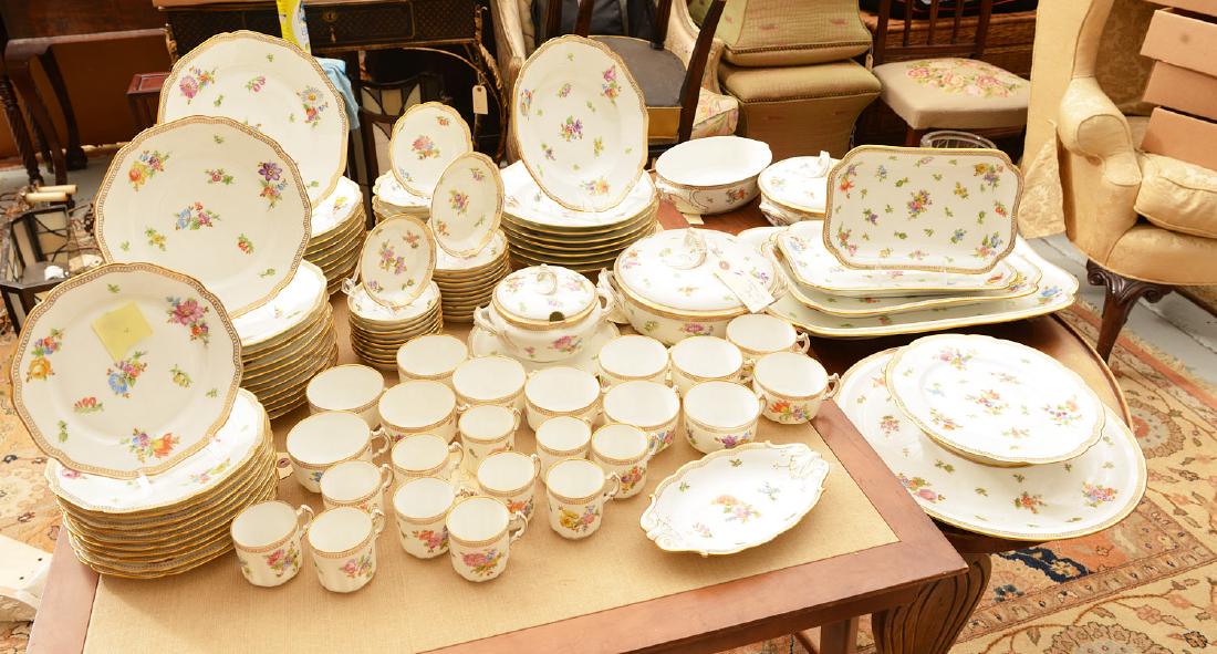 Extensive Haviland Limoges porcelain dinner set (1 of 10)