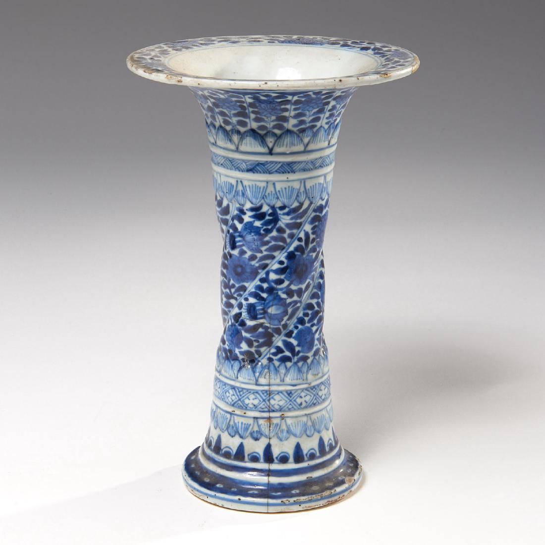 Old Chinese blue and white Gu vase (1 of 10)