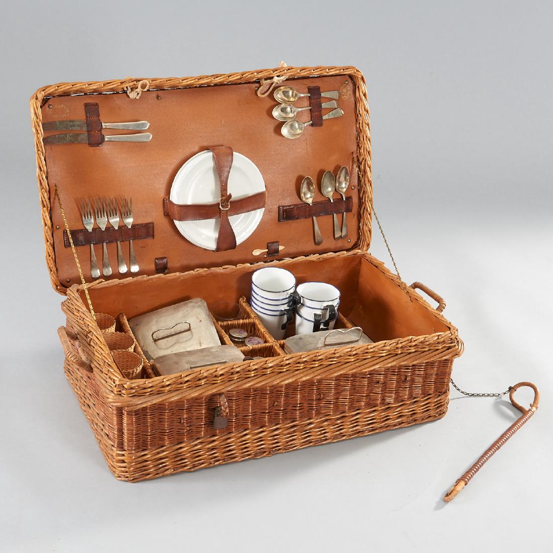 Vintage Brooks Brothers picnic basket (1 of 9)