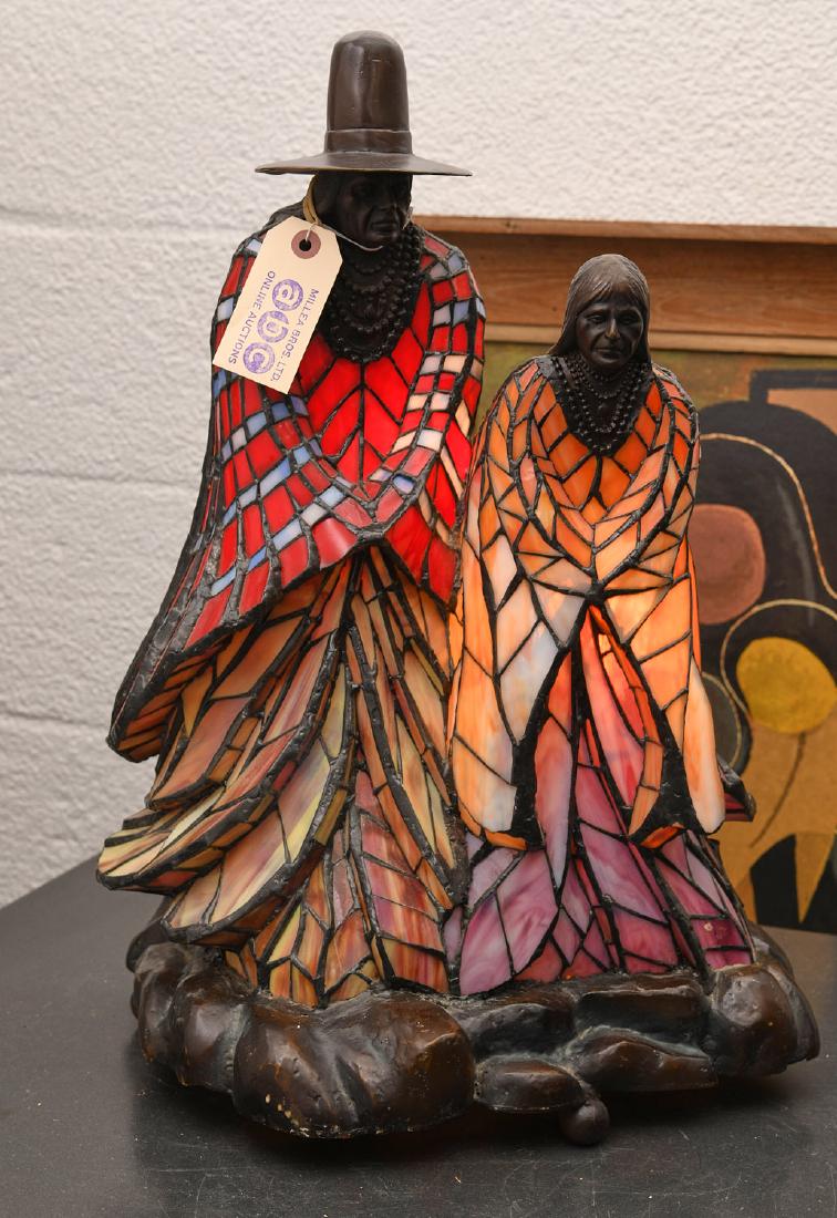 Rabbto Native American figural leaded glass lamp (1 of 10)