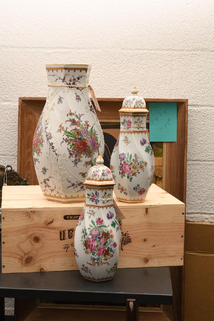 Samson Chinese Export style porcelain garniture (1 of 10)