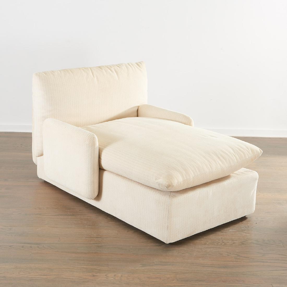 Gae Aulenti upholstered chaise longue (1 of 6)