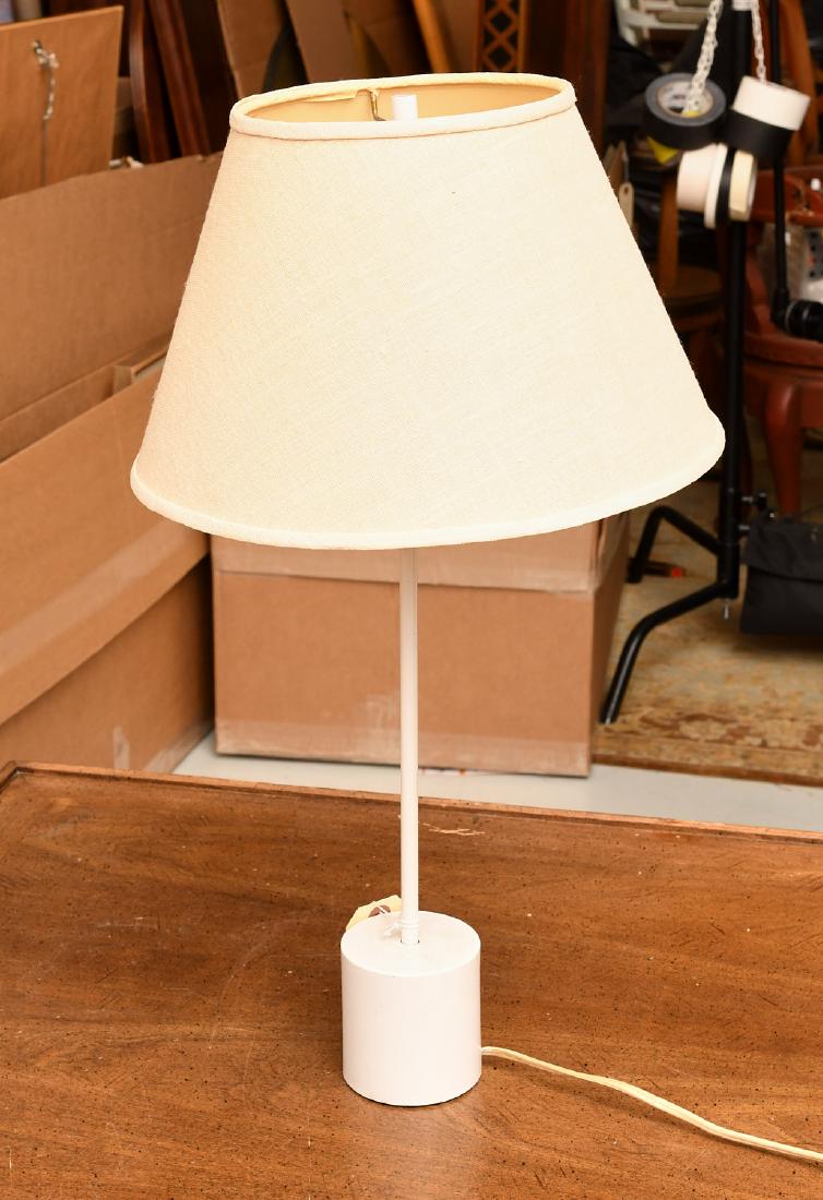 Laurel Lamp Co. style modern white table lamp (1 of 5)