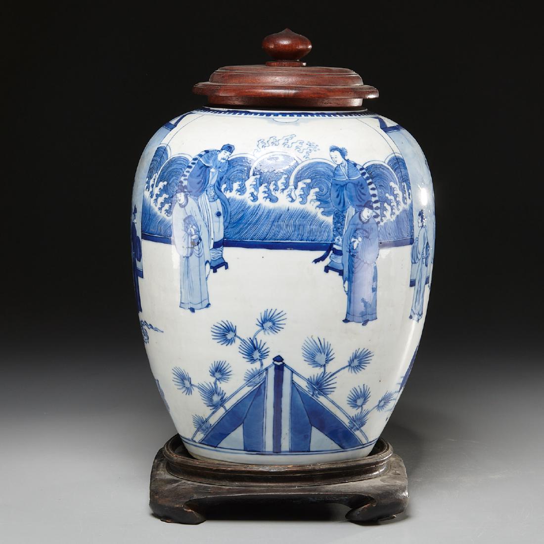 Large Chinese blue and white porcelain jar (1 of 10)
