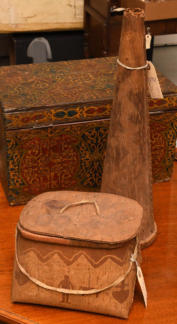 Algonquin birch bark mocuck basket and horn (1 of 8)