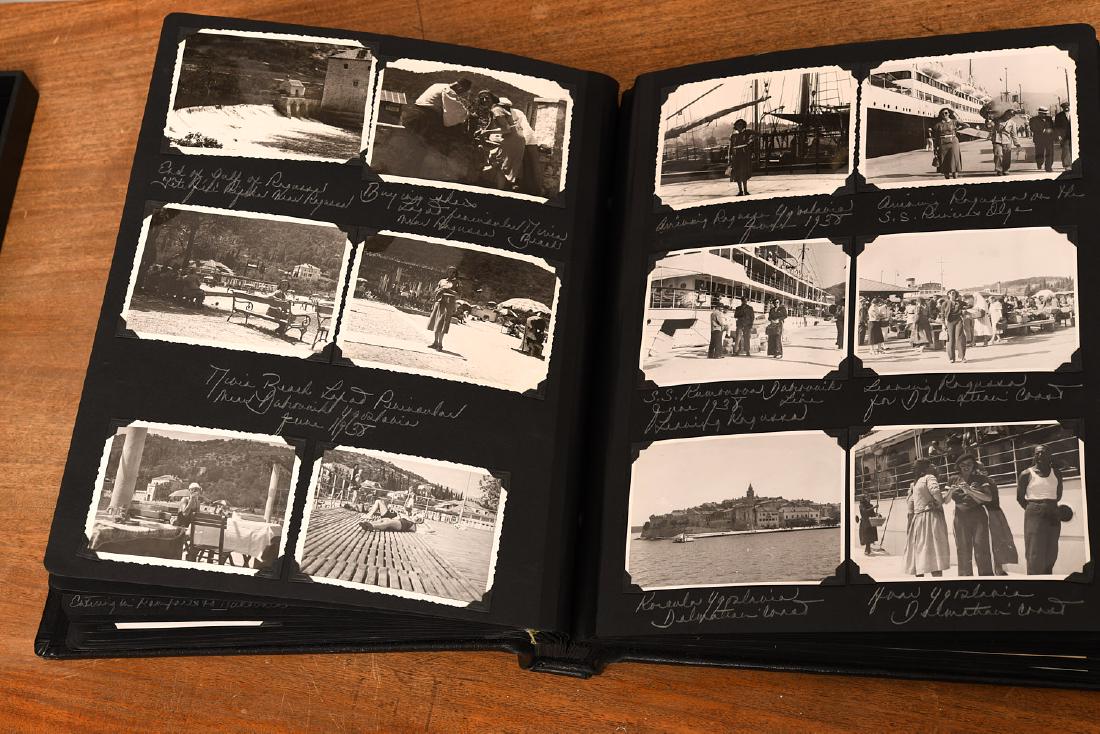 Album of vintage photographs incl. World's Fair (1 of 7)