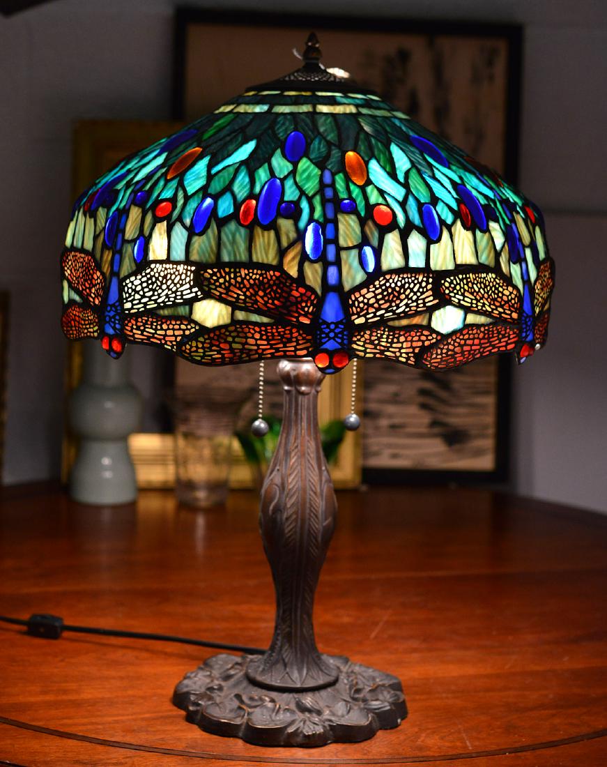 Tiffany style stained glass dragonfly table lamp Oct 09, 2018