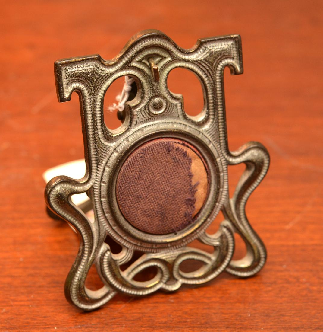 Art Nouveau pocket watch easel stand (1 of 5)