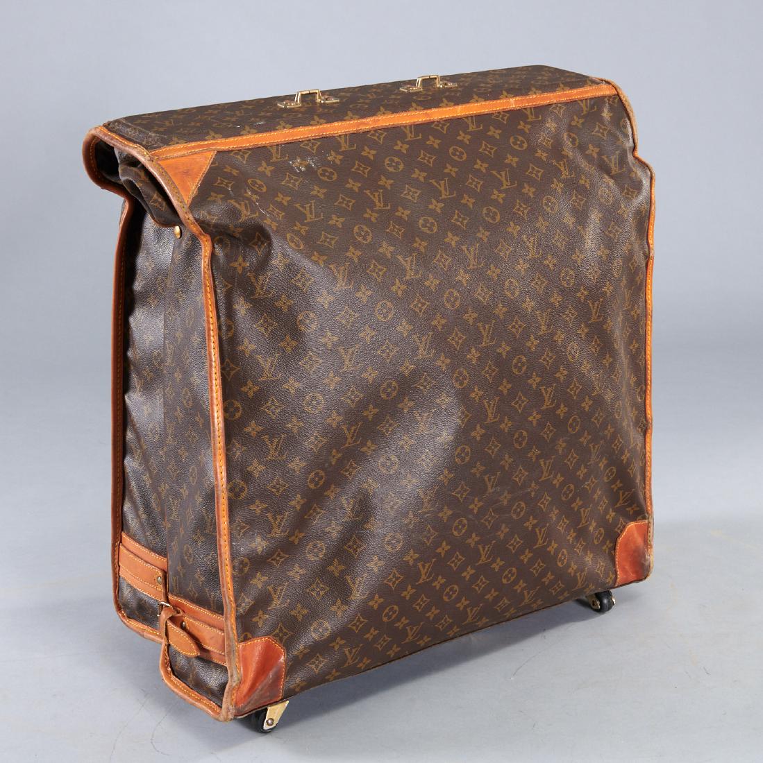 Large Louis Vuitton monogram rolling garment bag (1 of 10)