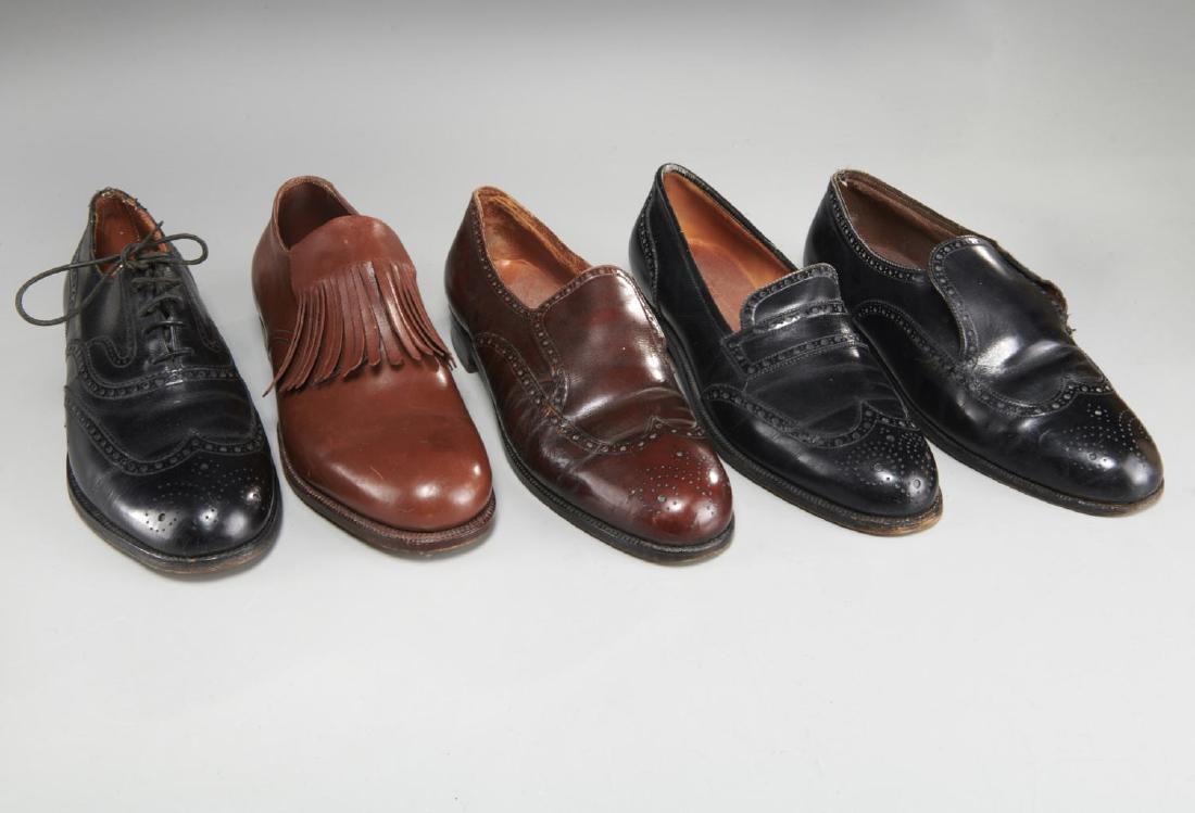Group English bespoke men's leather shoes (1 of 9)