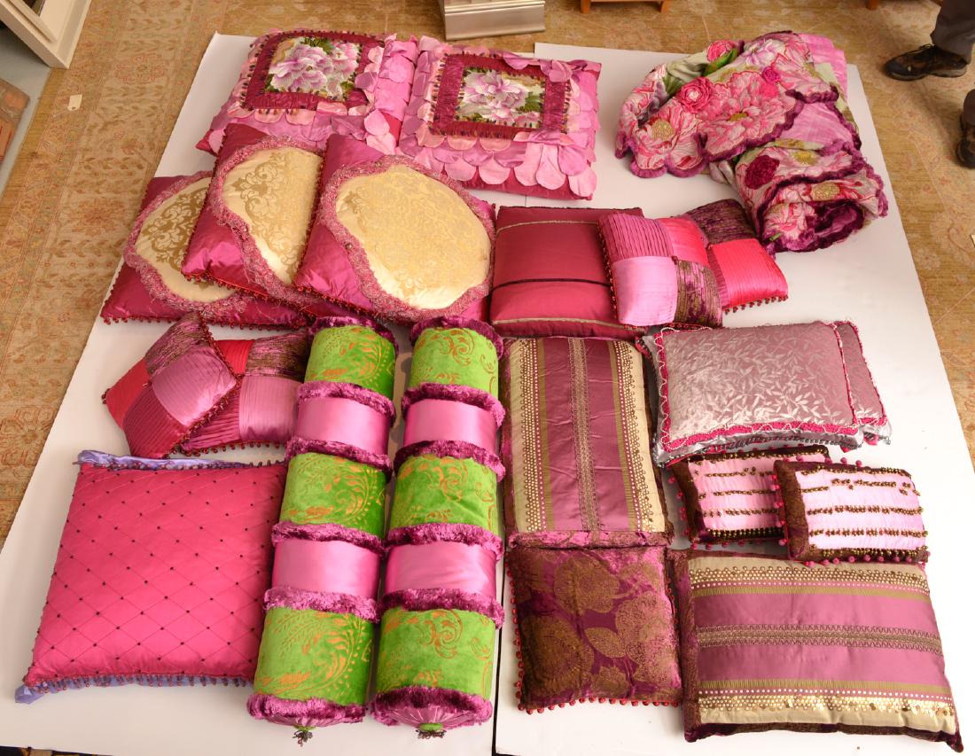 Collection fine custom bedding and pillow set (1 of 10)