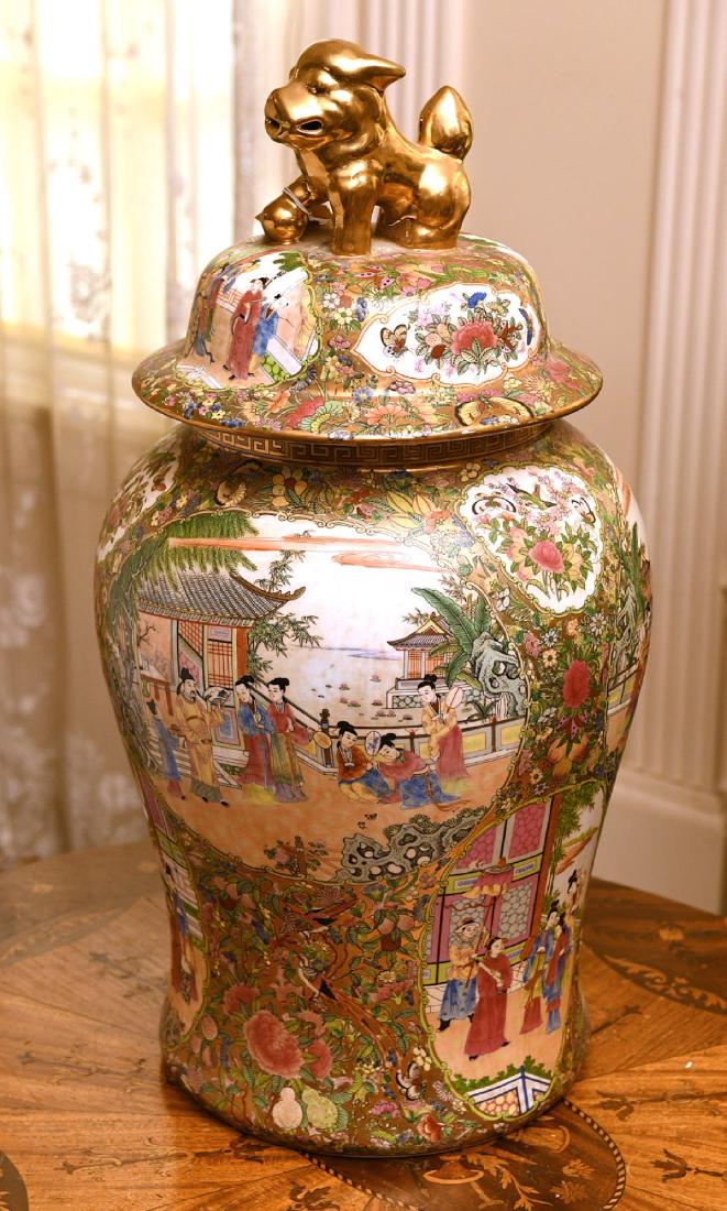 Chinese rose medallion porcelain floor jar (1 of 8)