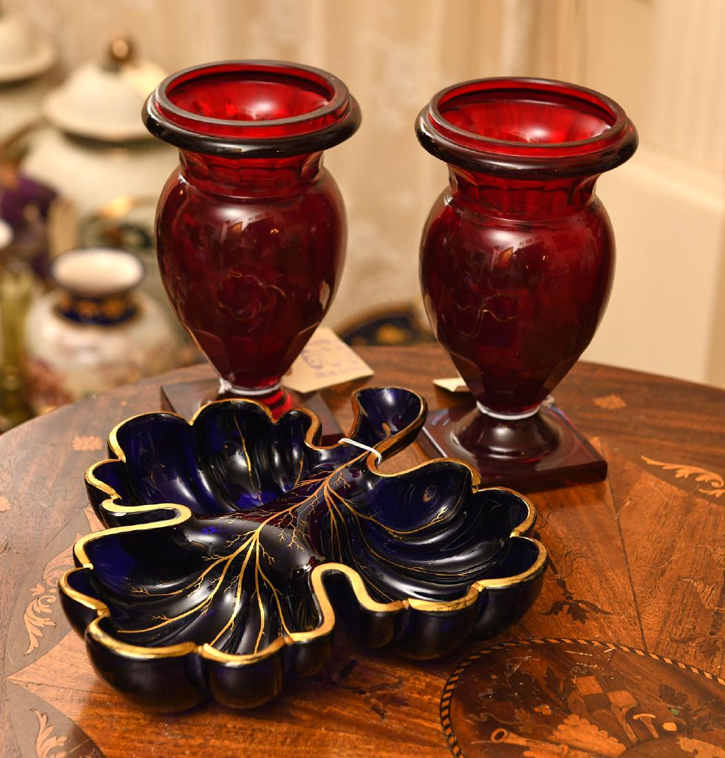 Nice Continental colored glass dish and vases (1 of 7)