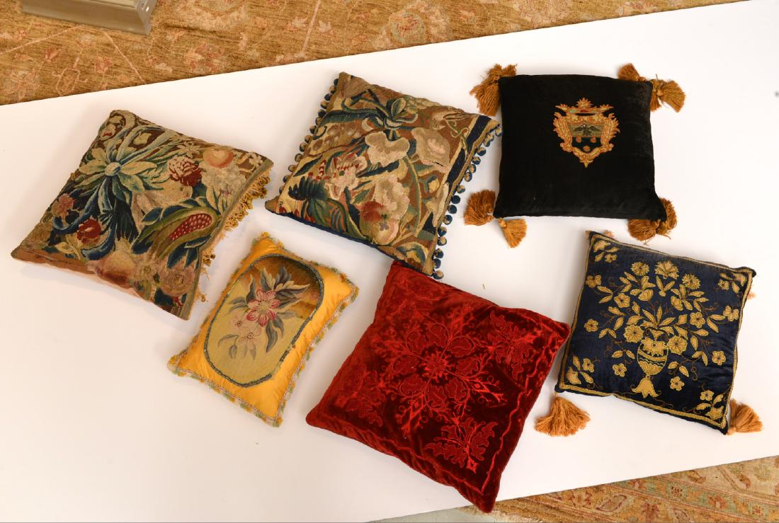 Collection (6) antique pillows (1 of 7)