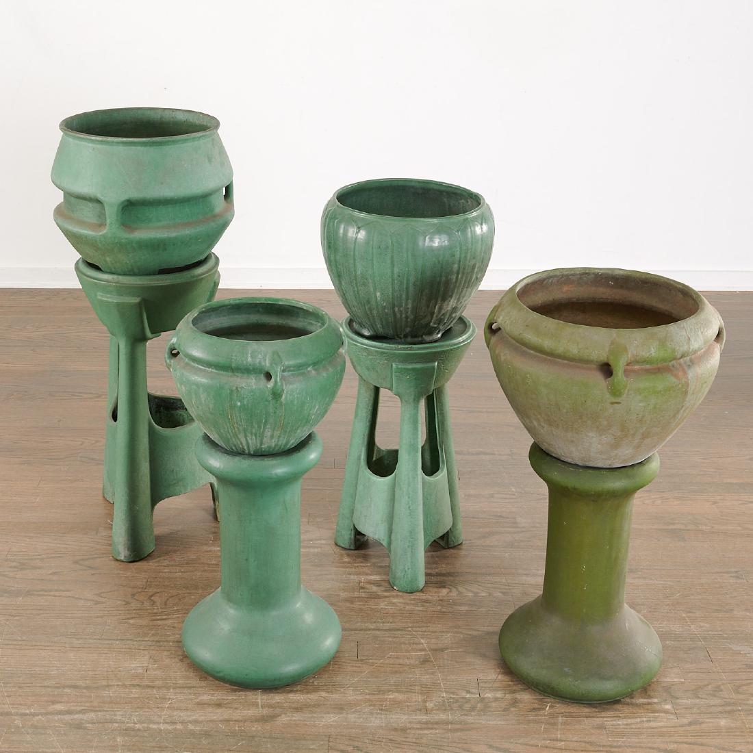 (4) Roseville Egypto Jardiniere on stands (1 of 10)