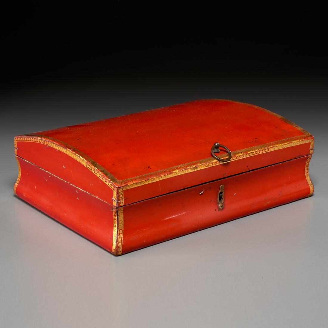 Louis XV red lacquered and gilt document box (1 of 9)
